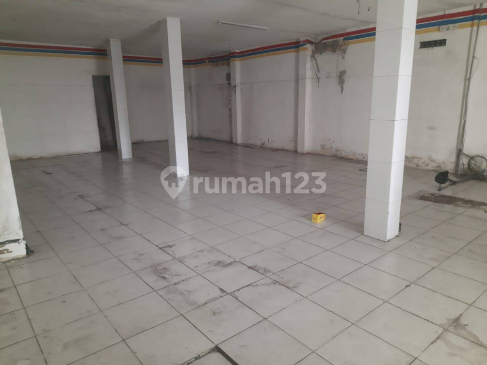 Large Commercial Shop House on Main Sunter Road