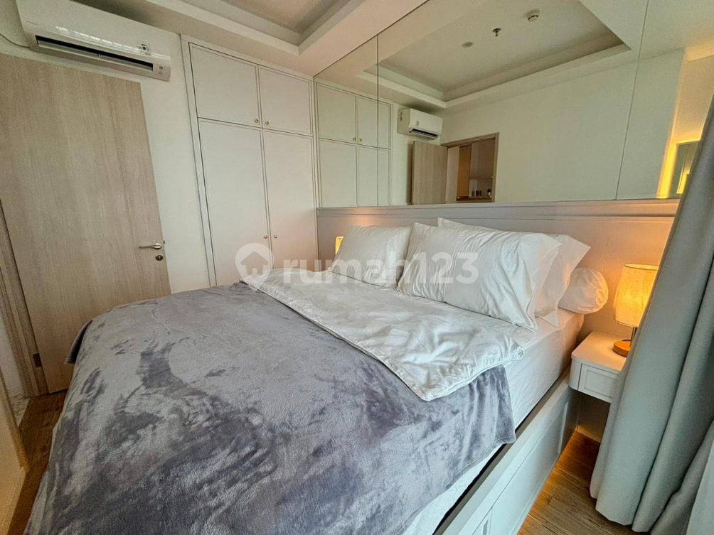 Luxurious Marble-Floored Apartment Near Schools and Malls