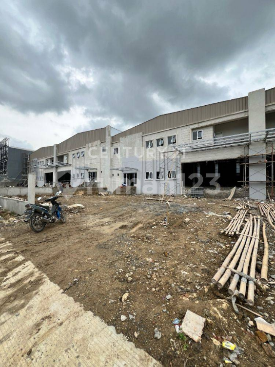 Modern Industrial Warehouse in Delta Silicon Complex