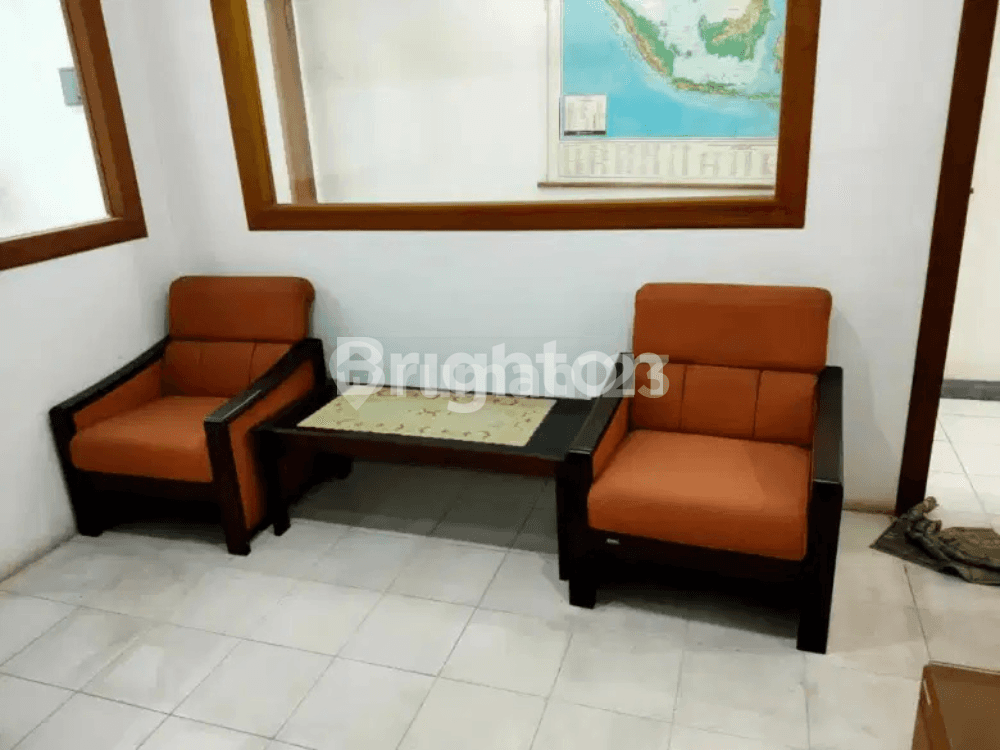 4.5 Floor Commercial Building with Office Space