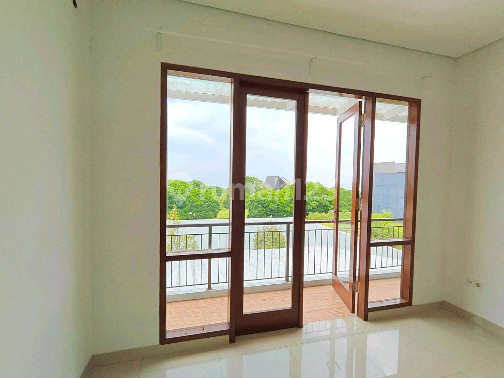 Spacious Two-Story Minimalist House in Setiabudi