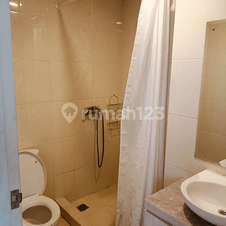 Furnished 3BR Corner Apartment with City Views