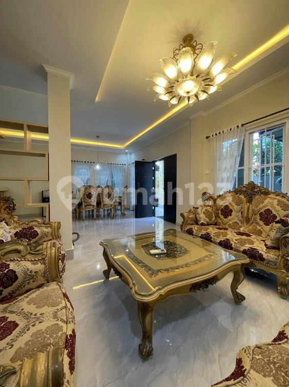 Spacious Semi Villa with Pool in Kerobokan