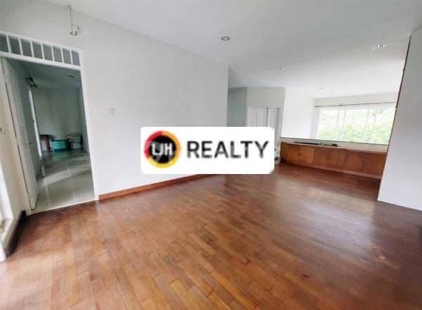 Modern Cluster House in Central City Location