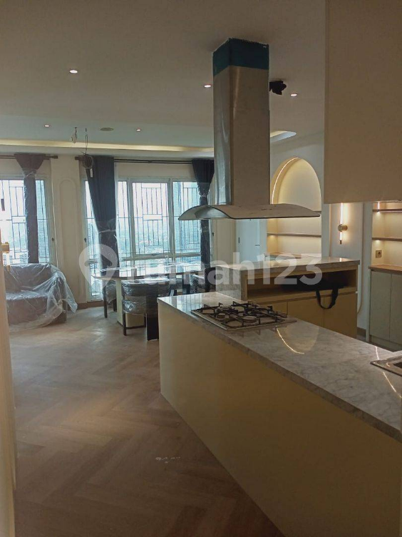 Renovated High-Floor Apartment with Private Lift