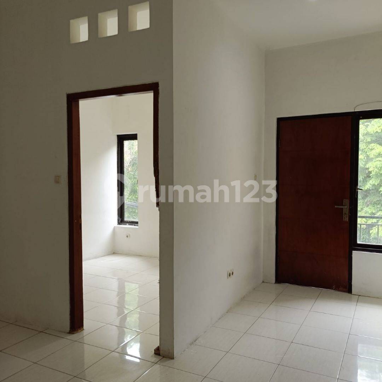 Spacious 2.5-Floor Commercial Space in Kelapa Gading