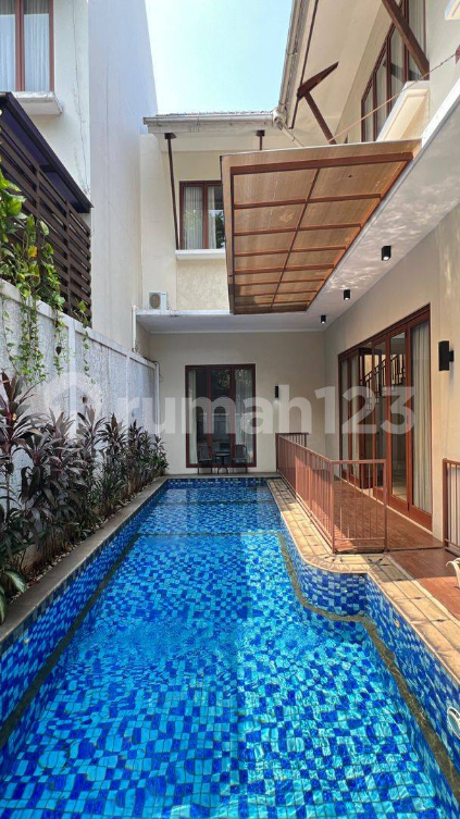 Luxurious 4-Bedroom Townhouse with Private Pool
