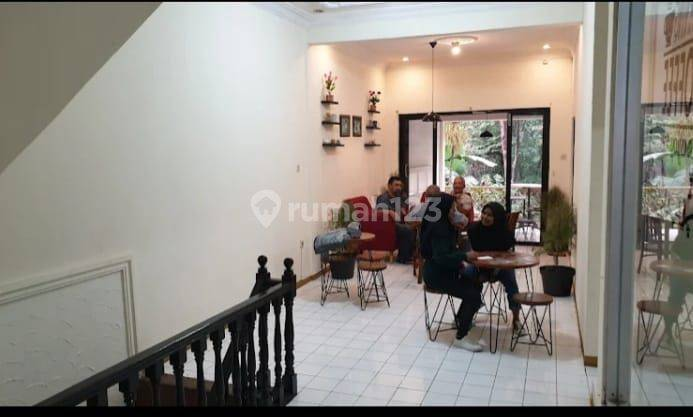 Spacious Property with 4 Bedrooms and 5 Bathrooms