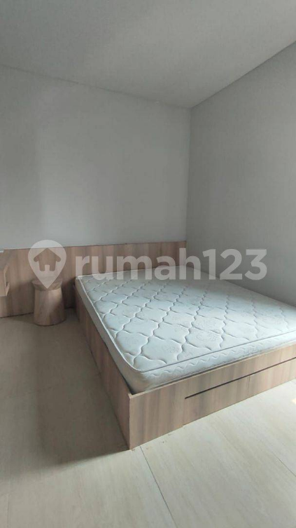 Modern 3-Bedroom Townhouse with Full Furnishings