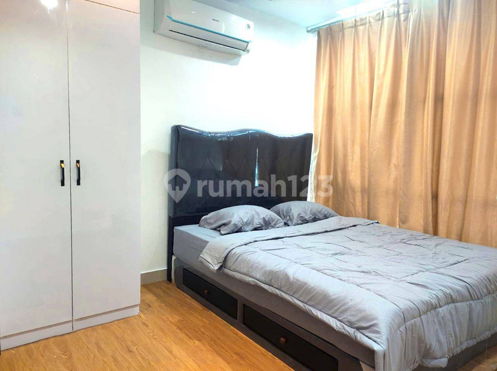 Furnished 3BR Apartment Near Emporium Mall Pluit