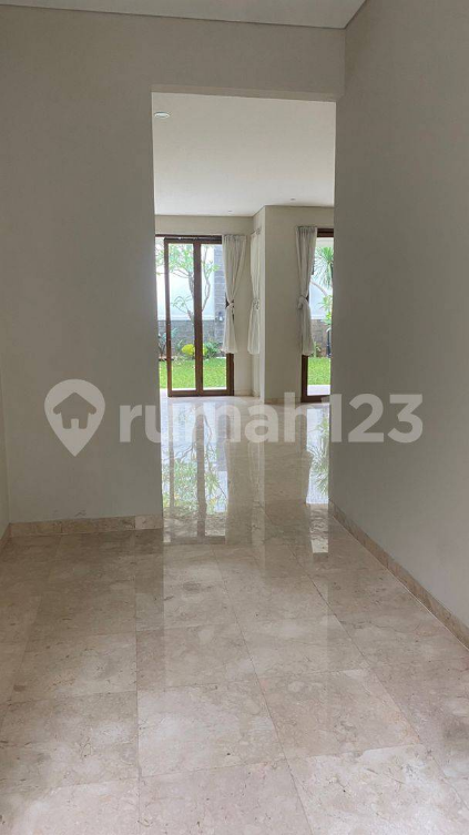 Luxurious 5-Bedroom House with Pool in Kemang