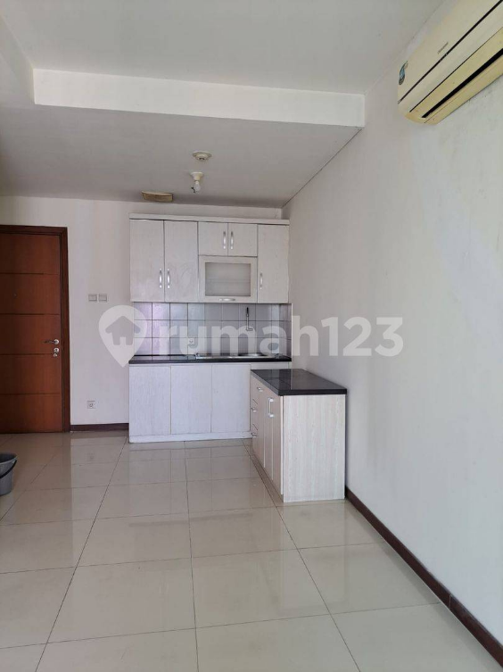 Modern Greenbay Apartment Near Baywalk Mall