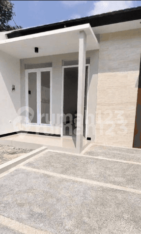 Spacious Two-Bedroom House with Carport in Kopo