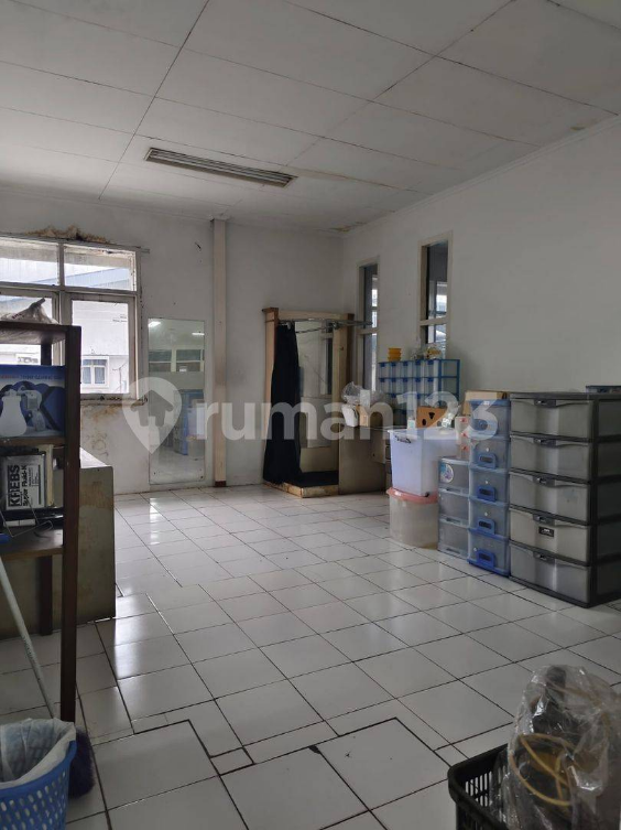 Large Warehouse with Offices and Freight Elevator