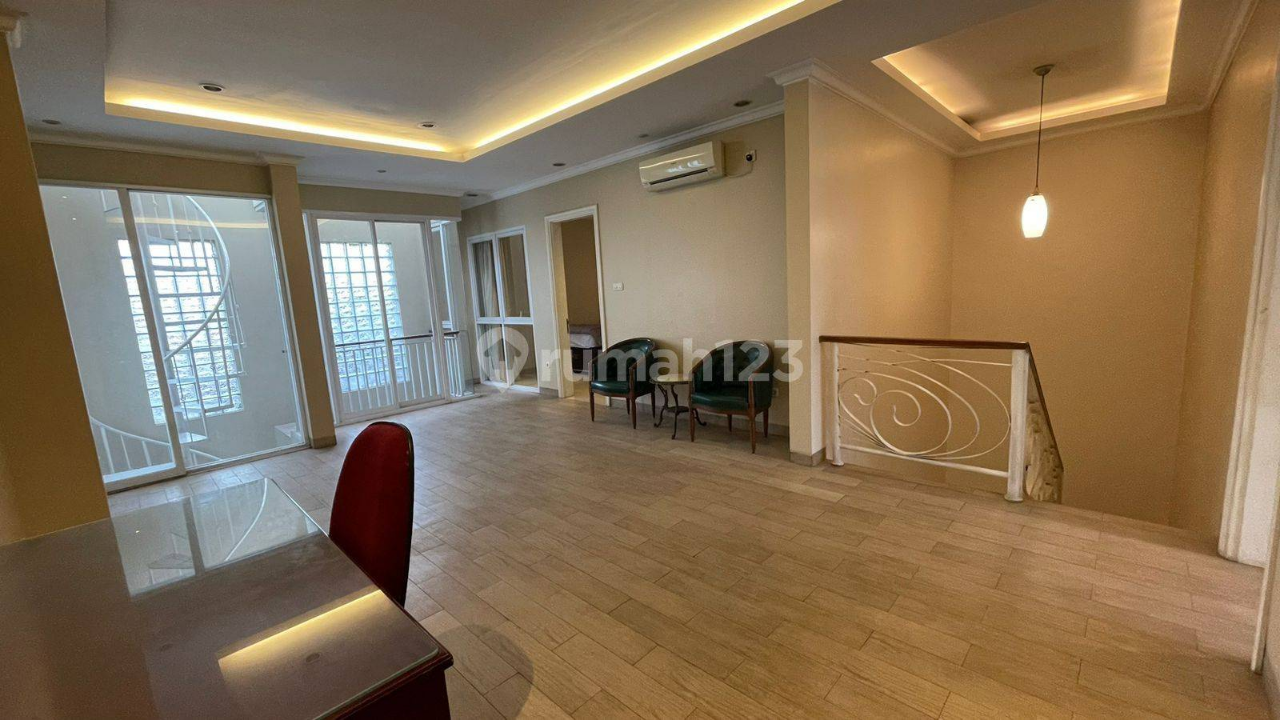 Modern Villa with Pool Near International School