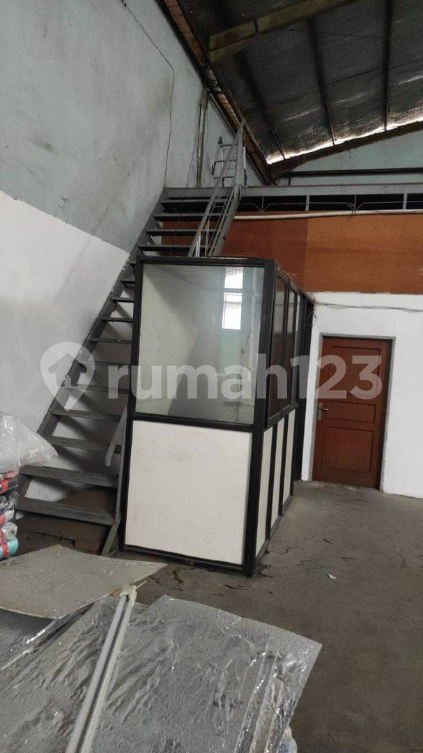 Spacious Warehouse with Office Space for Rent
