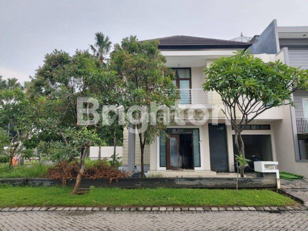 Spacious 4-Bedroom House with Garden in Surabaya