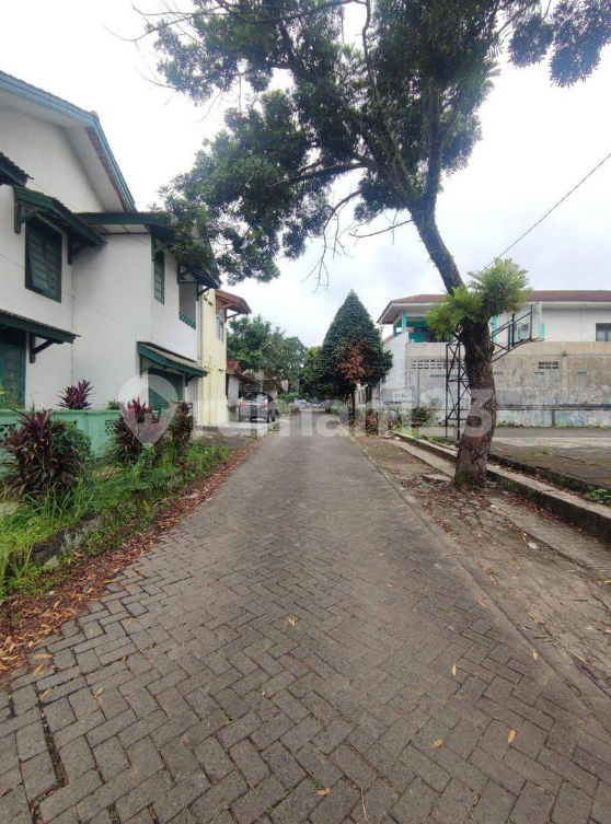 Corner House For Sale in Bantarjati