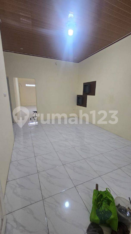 Spacious 4-Bedroom House Near Cipete Raya