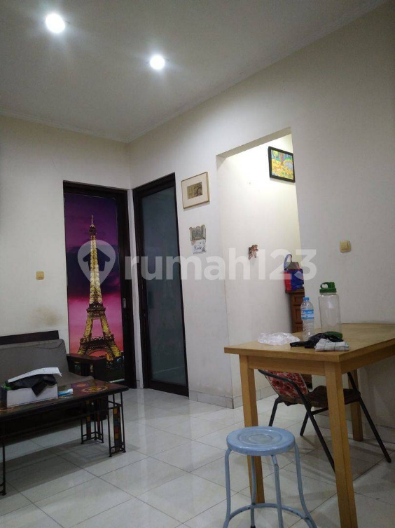 Spacious Commercial Property with Living Space in Renon