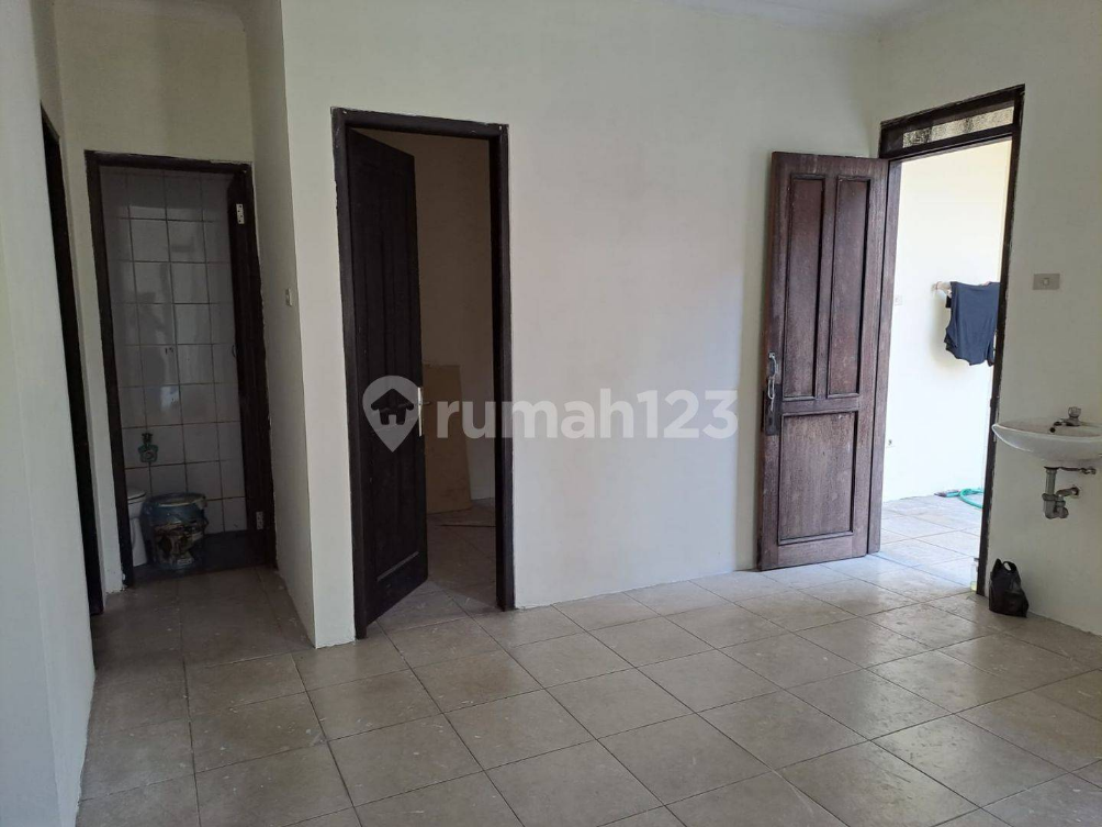 Spacious 3-Bedroom House with Garden in Cijagra