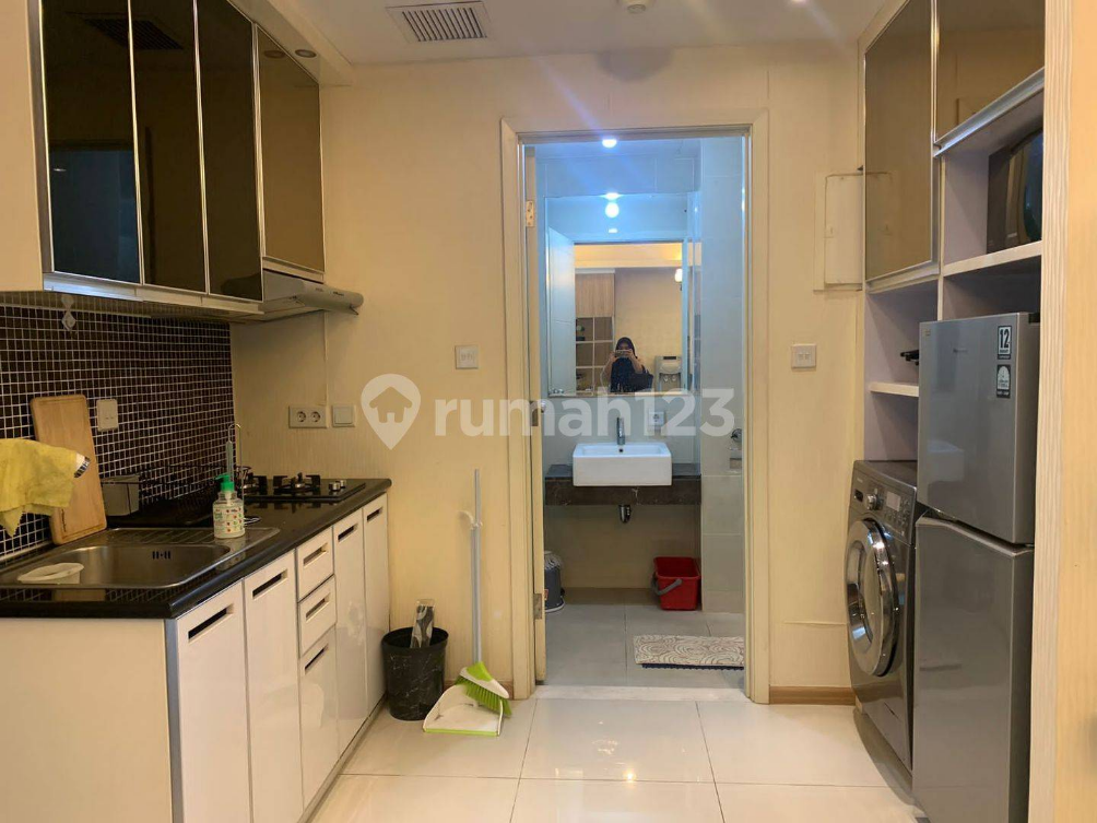 Modern Apartment in Kota Kasablanka with Mall Access