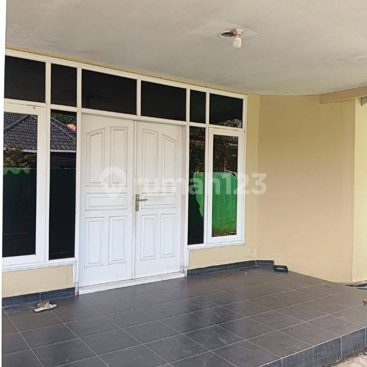 Modern House with Air Conditioning Near Airport