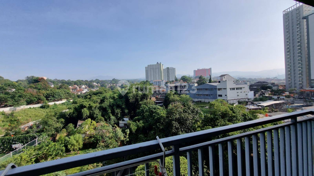 Furnished Studio Apartment with Mountain View