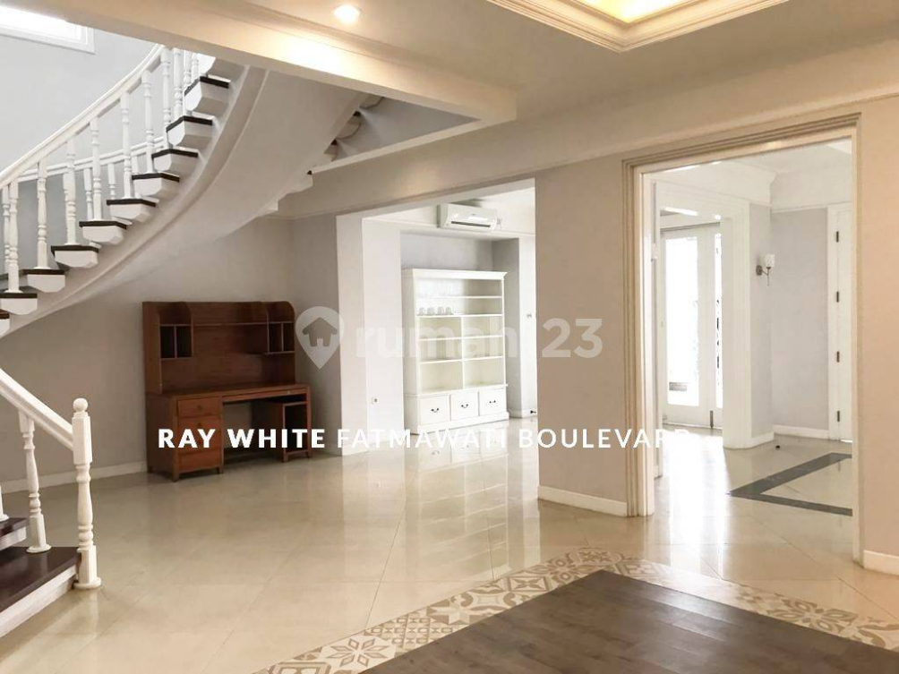 Luxurious 5-Bedroom House with Pool in Kemang