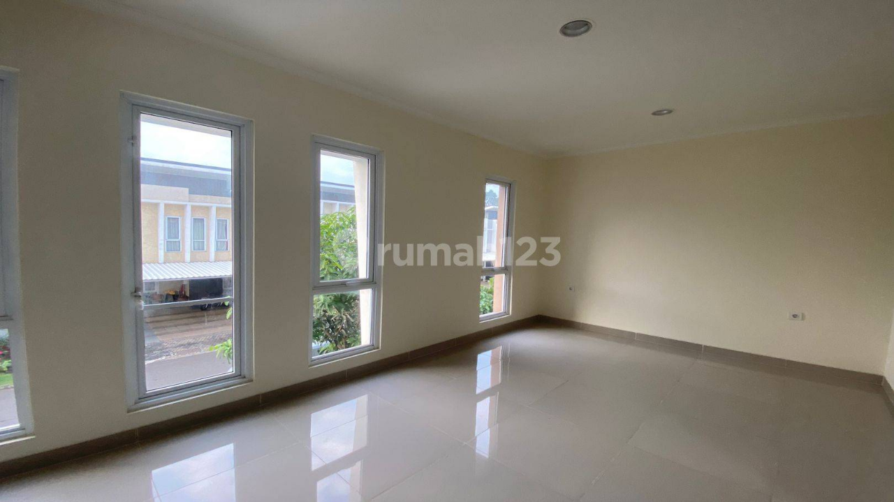 Spacious 4-Bedroom House in Rossini Symphonia Cluster