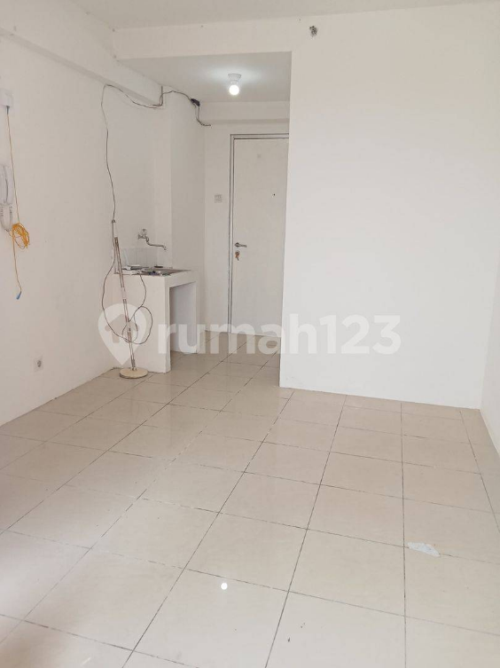Modern GreenBay Apartment Near Baywalk Mall