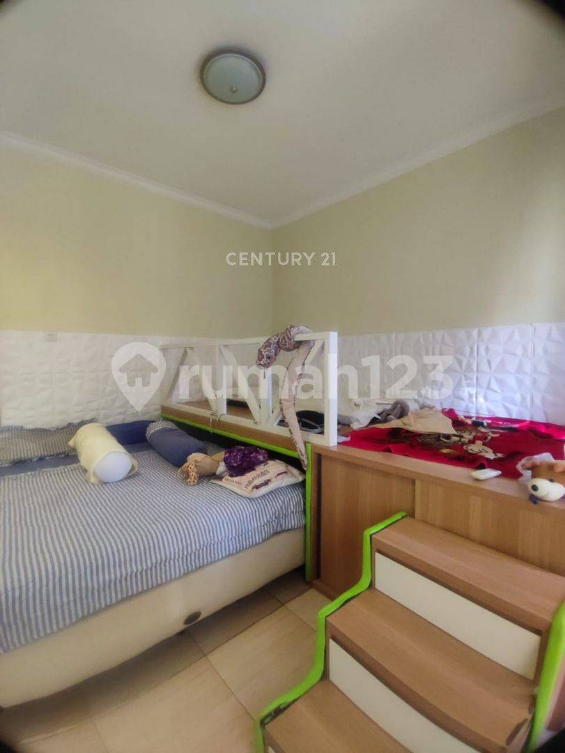 Modern House with Amenities Near LRT Station