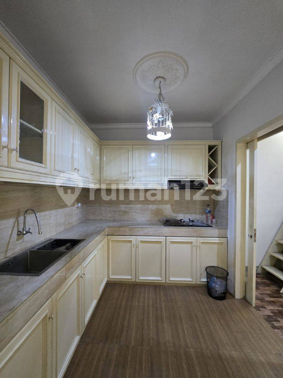 Spacious 3-Bedroom House in Pondok Indah