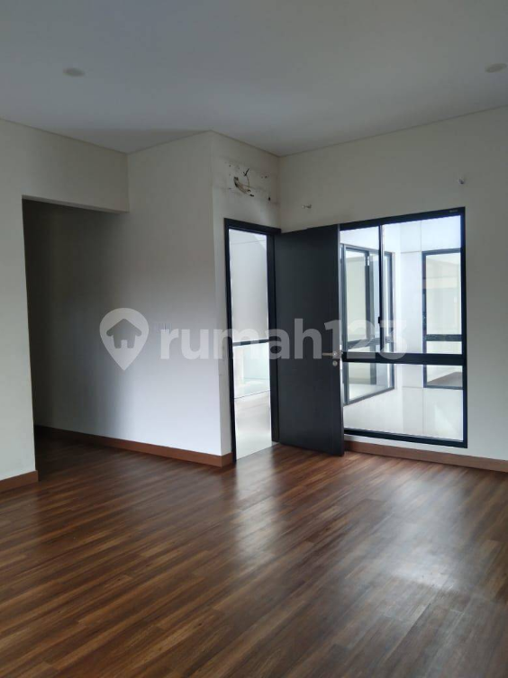 Modern 4-Bedroom House in Gading Serpong Complex