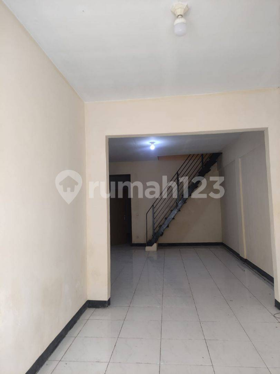 Two-Story House in Strategic Turangga Location