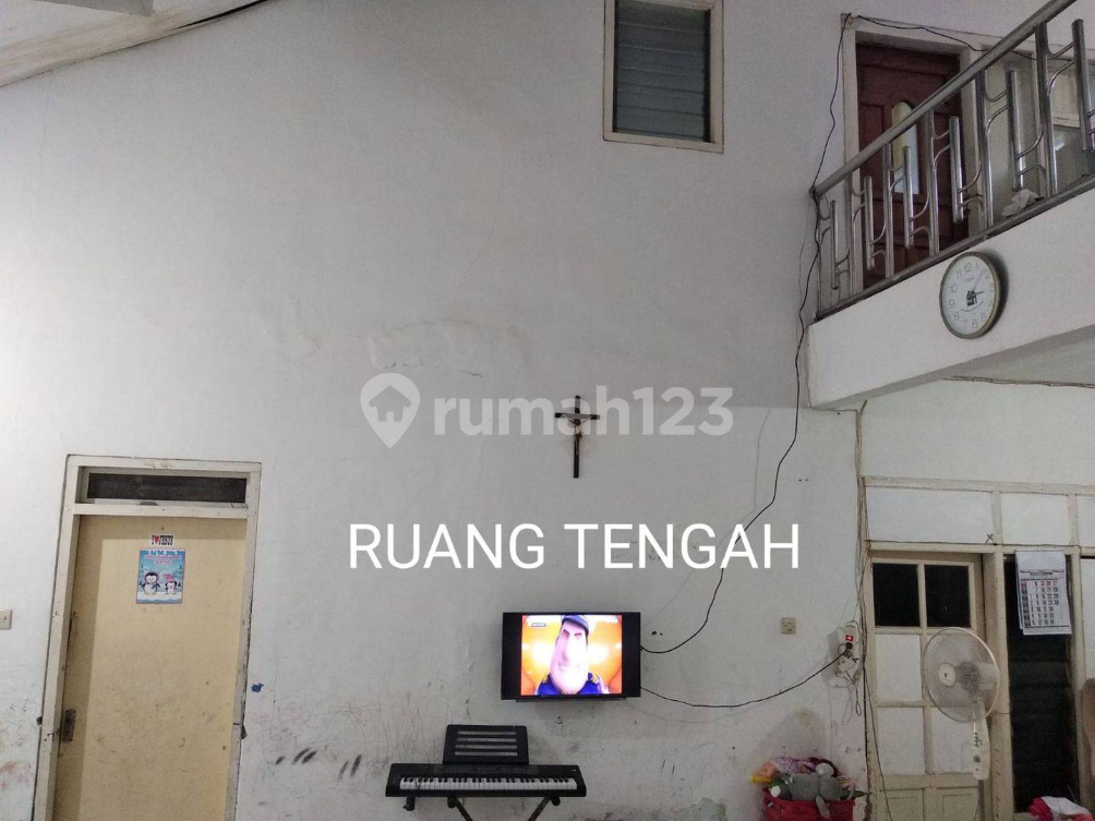 Comfortable House Near Juanda Airport, UPN Campus