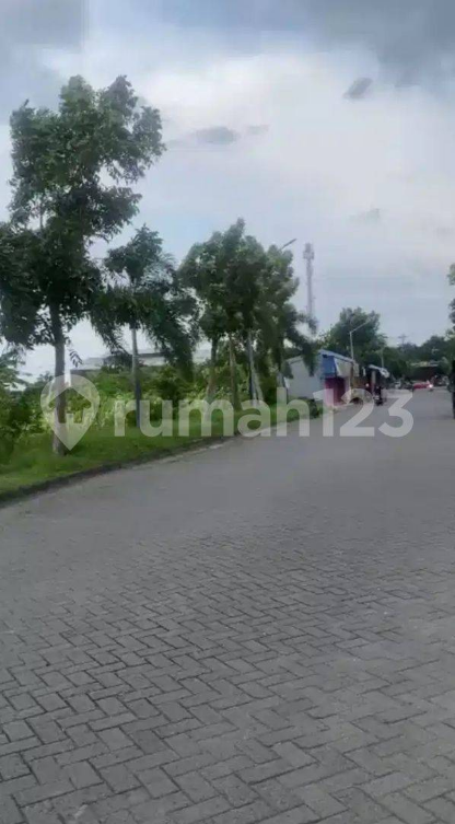 Spacious Warehouse with Container Access in Gresik
