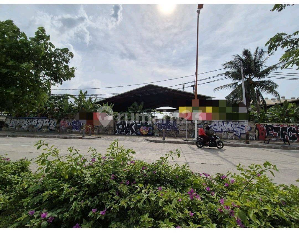 Large Commercial Space Near Stadium for Lease