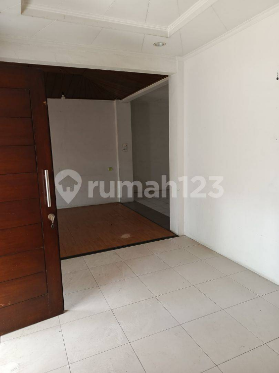 Spacious 2-Story House on BKR Street