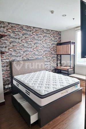 Modern 2BR Apartment with City View