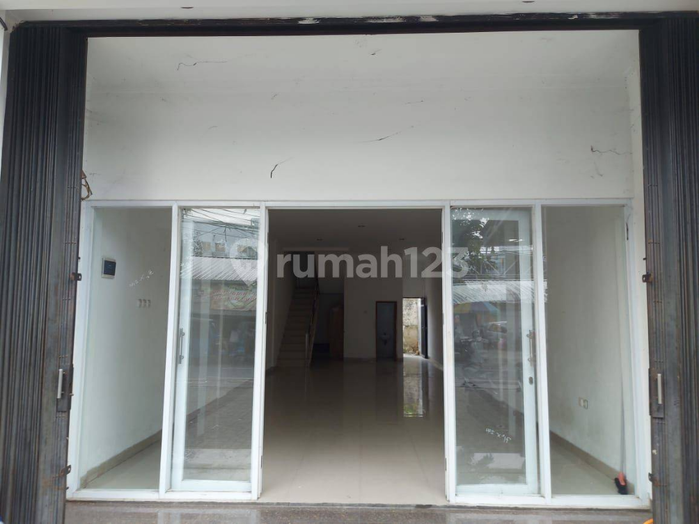 3-Story Commercial Building Near Cempaka Putih Market