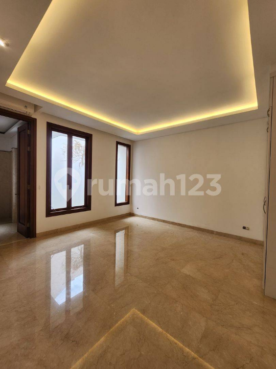 Luxurious 5-Bedroom House with Pool in Kebayoran