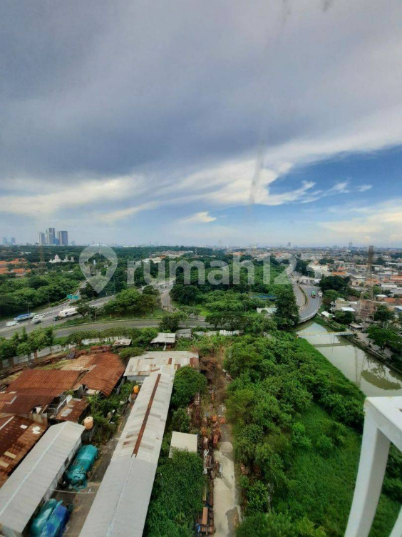 Furnished 2-Bedroom CBD Apartment with City View