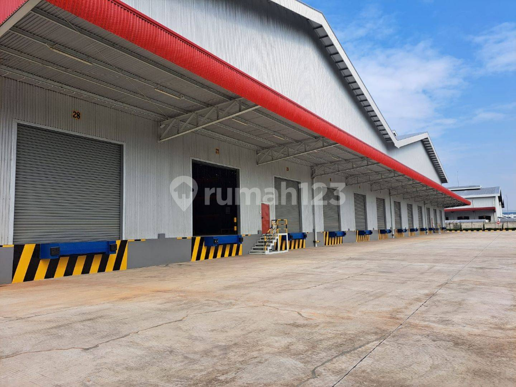 Large Industrial Warehouse with Loading Docks Jababeka
