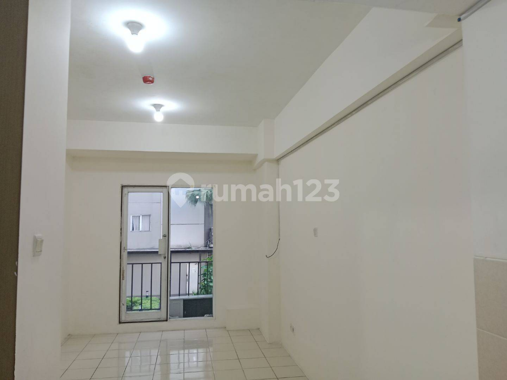 Studio Apartment with Pool View