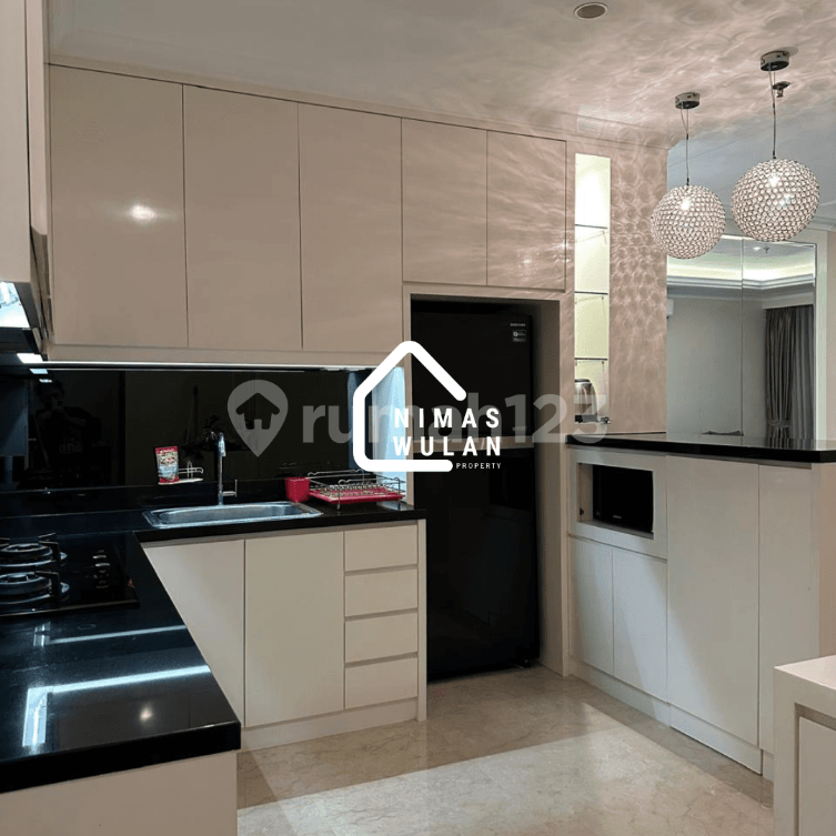 Modern Furnished 2-Bed Apartment in L'Avenue Pancoran
