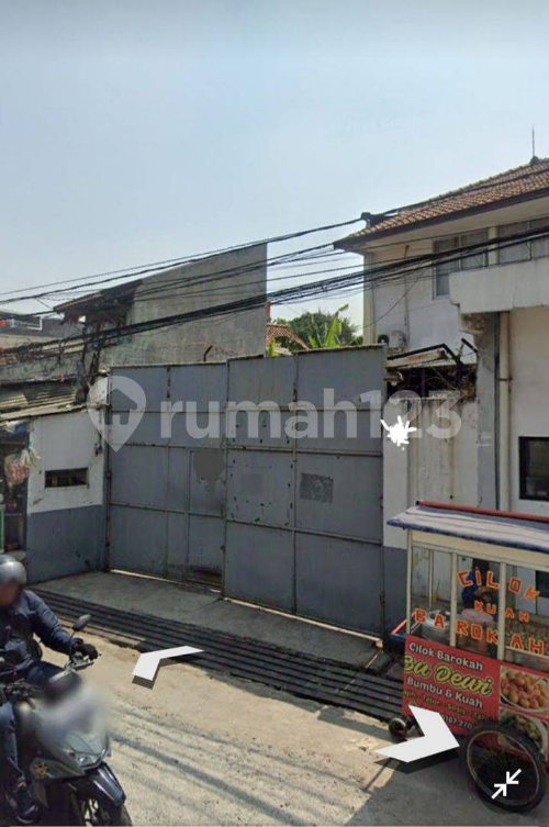 Large Warehouse with Office Space in Holis