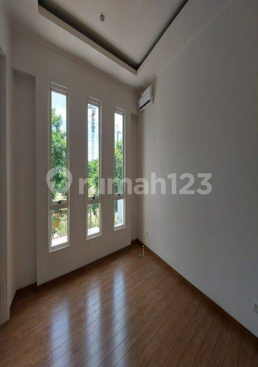 Modern 2-Story House with 4 Bedrooms in Alam Sutera