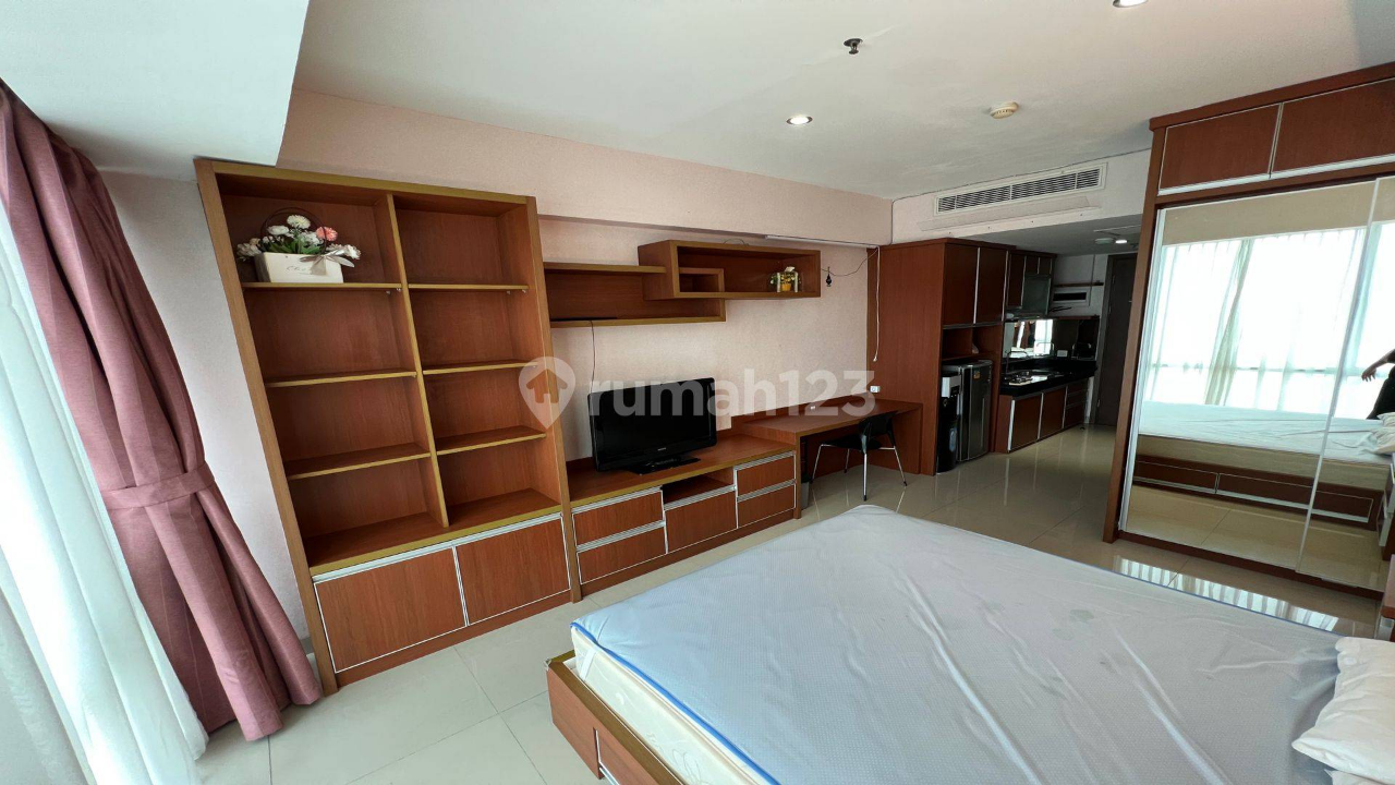 Modern Studio Apartment with Built-in Furniture