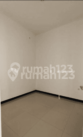 Spacious Two-Bedroom House with Carport in Kopo
